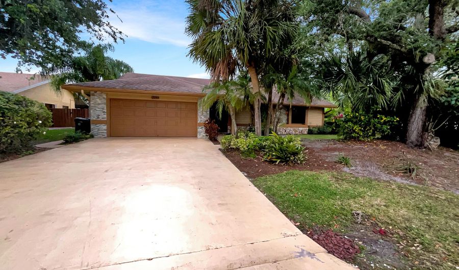 2191 NW 40th Ave, Coconut Creek, FL 33066 - 4 Beds, 3 Bath