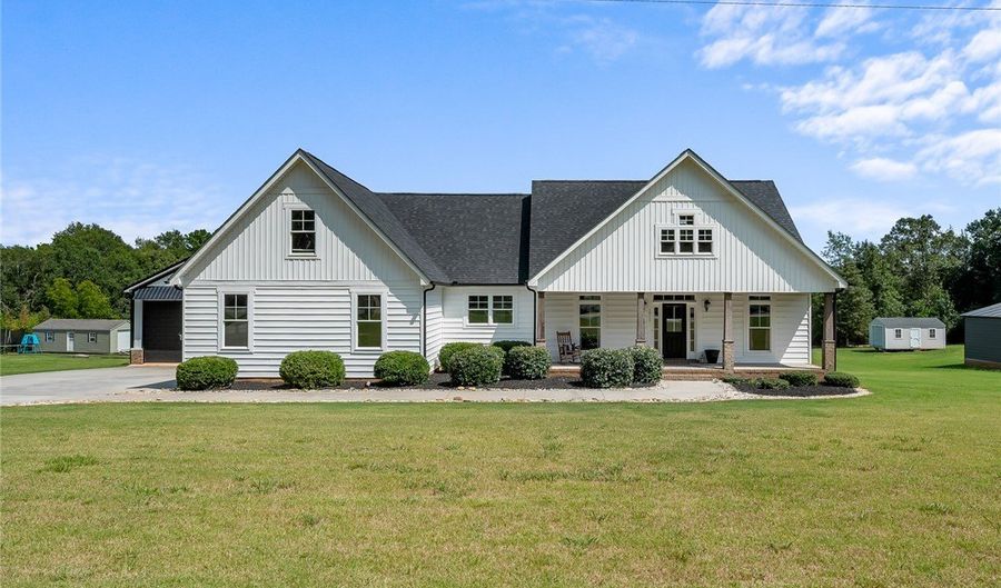 1011 Fennell Rd, Anderson, SC 29625 - 4 Beds, 3 Bath