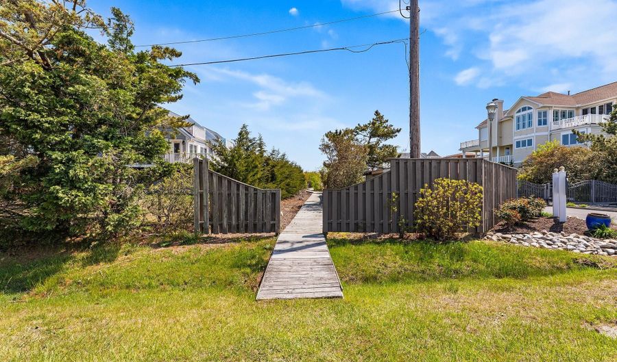 40160 SALT MEADOW Dr, Fenwick Island, DE 19944 - 5 Beds, 4 Bath