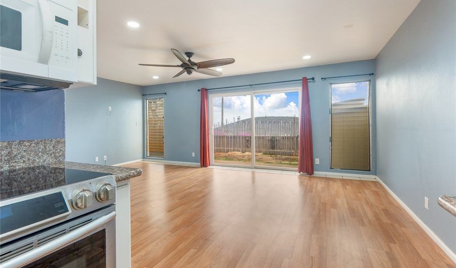 92-1043 Makakilo Dr 88, Kapolei, HI 96707 - 4 Beds, 2 Bath