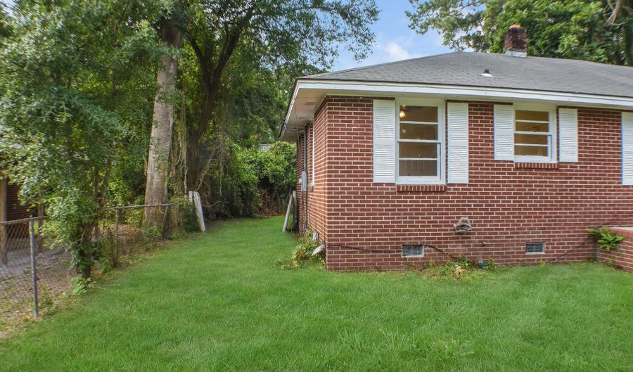 2912 Third St, Beaufort, SC 29902 - 3 Beds, 1 Bath