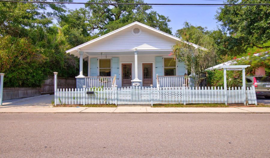 241 Washington St, Bay St. Louis, MS 39520 - 2 Beds, 2 Bath