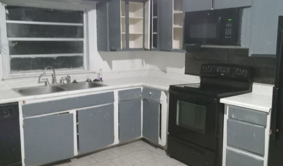 925 Mercedes St, Albany, GA 31705 - 3 Beds, 2 Bath