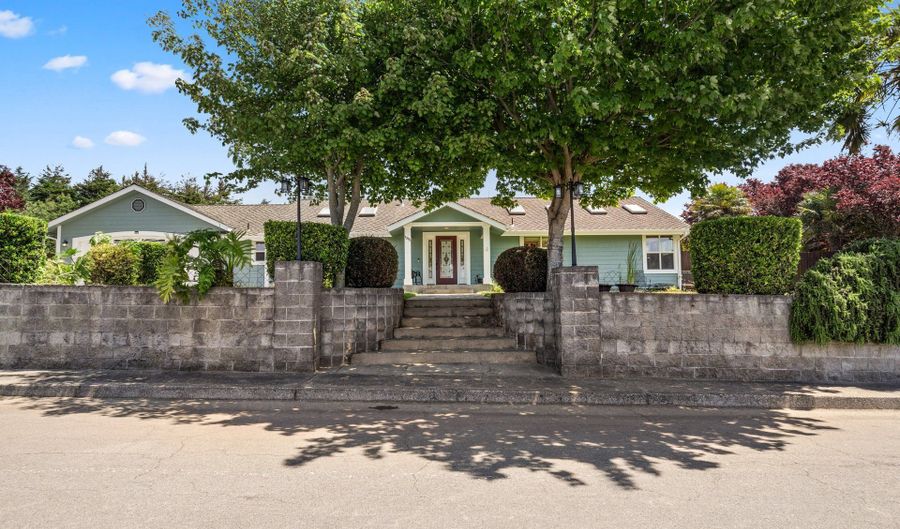 1315 HOMESTEAD Rd, Brookings, OR 97415 - 3 Beds, 2 Bath