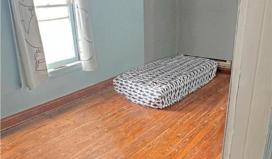 513 N Howard St, Allentown, PA 18102 - 5 Beds, 1 Bath