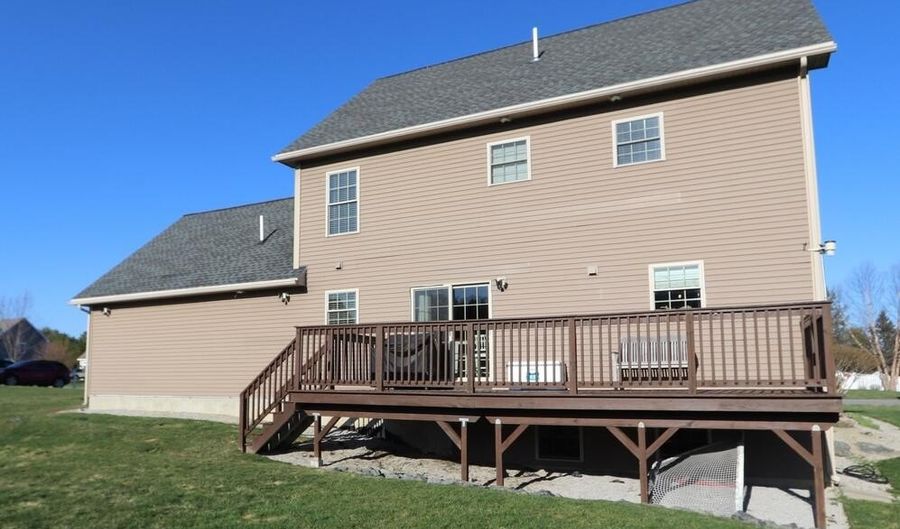 50 Rolling Meadow Dr, Bangor, ME 04401 - 4 Beds, 3 Bath