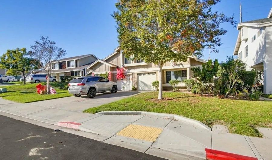 7044 Deerhurst Ct, San Diego, CA 92139 - 3 Beds, 2 Bath