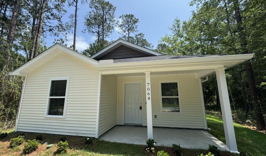 7068 Walthall St, Bay St. Louis, MS 39520 - 3 Beds, 2 Bath