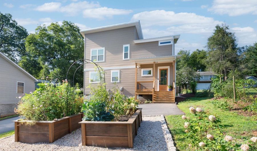 29 Fairview Ave, Asheville, NC 28803 - 3 Beds, 3 Bath