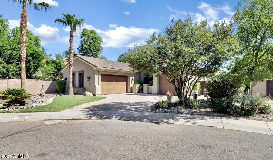 4303 S OREGON Ct, Chandler, AZ 85248 - 3 Beds, 3 Bath