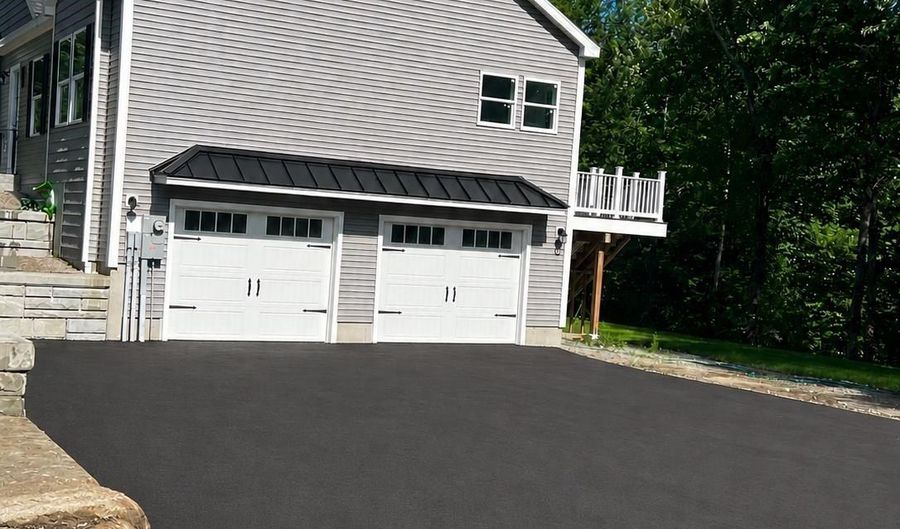 556 Old Candia Rd, Candia, NH 03034 - 3 Beds, 2 Bath