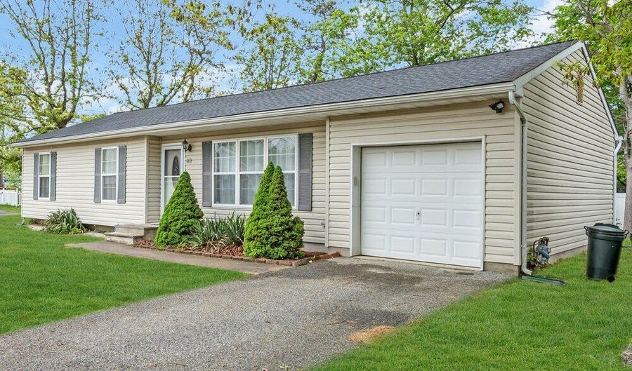 62 Walnut St, Beachwood, NJ 08722 - 3 Beds, 2 Bath