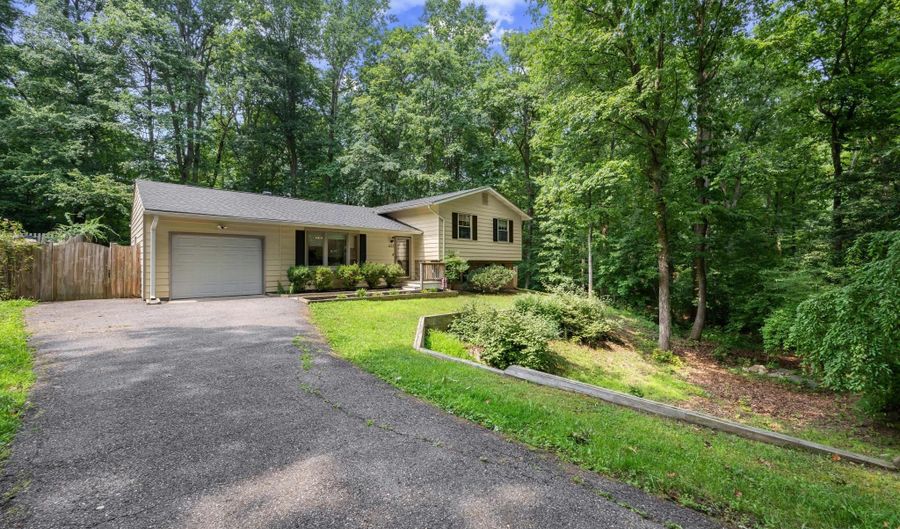 622 WAYWARD Dr, Annapolis, MD 21401 - 3 Beds, 2 Bath