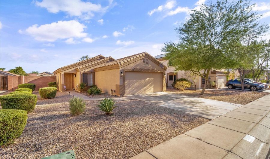 23127 W YAVAPAI St, Buckeye, AZ 85326 - 3 Beds, 2 Bath