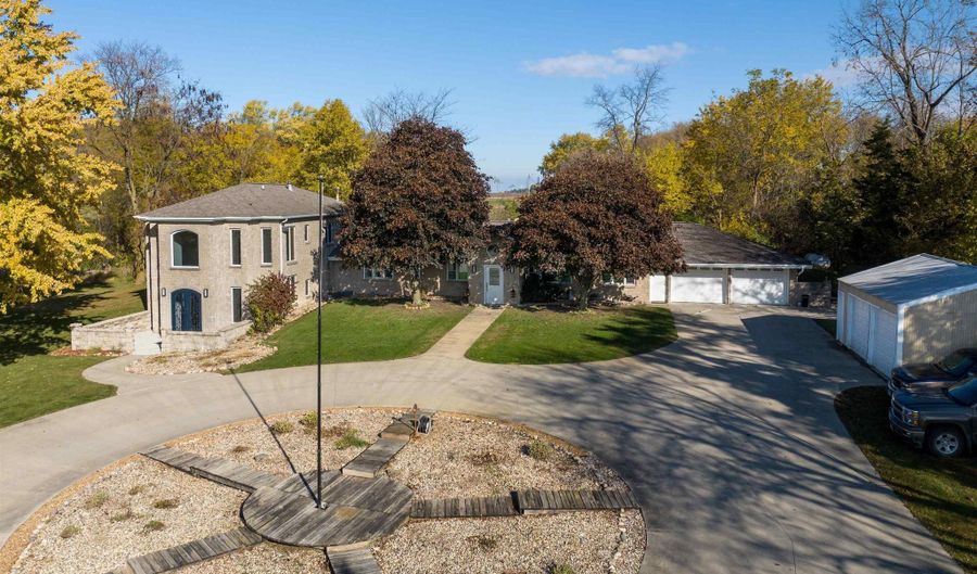 19217 County Highway D20, Alden, IA 50006 - 4 Beds, 4 Bath