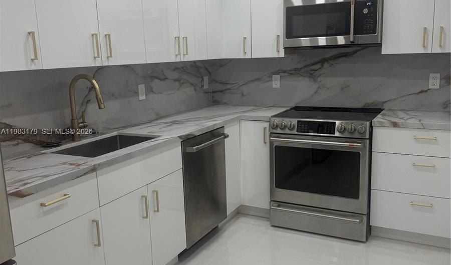 10185 Collins Ave 606, Bal Harbour, FL 33154 - 1 Beds, 1 Bath