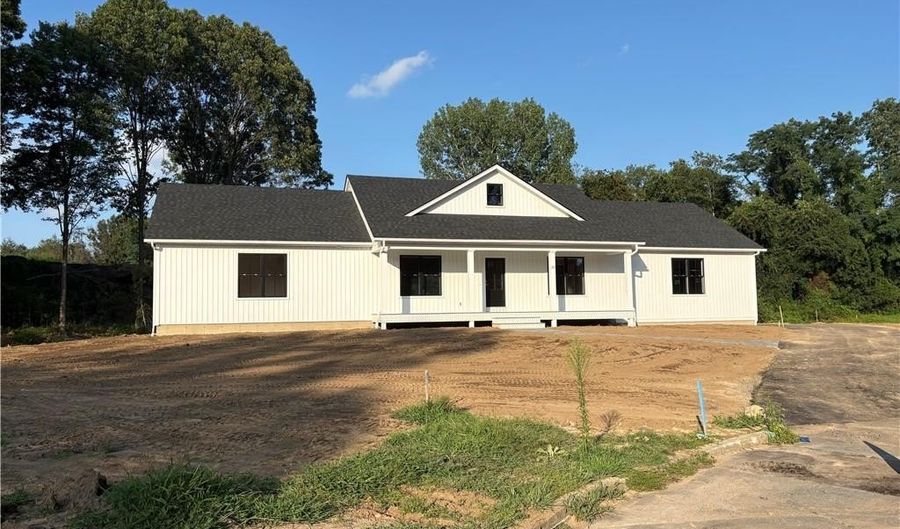 20 Eva Ln, Cranston, RI 02921 - 2 Beds, 3 Bath
