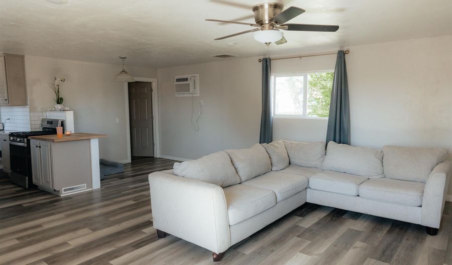 85 E Central Blvd, Cambridge, ID 83610 - 3 Beds, 2 Bath