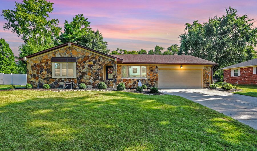 830 Yosemite Dr, Indianapolis, IN 46217 - 4 Beds, 2 Bath