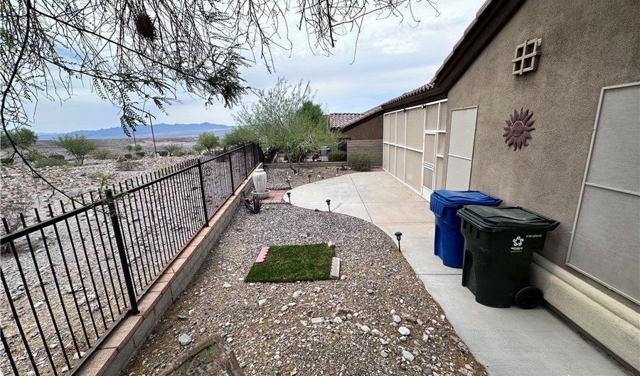 2836 Esmerelda Dr, Bullhead City, AZ 86429 - 3 Beds, 2 Bath