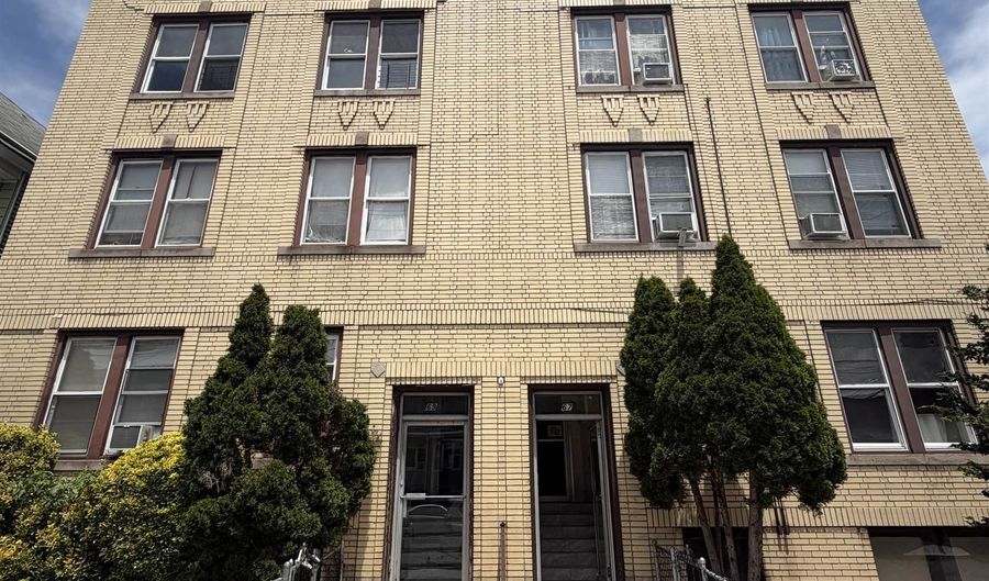 67 W 53RD St, Bayonne, NJ 07002 - 2 Beds, 1 Bath