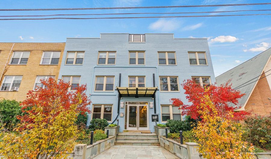 922 MADISON St NW 304, Washington, DC 20011 - 2 Beds, 2 Bath