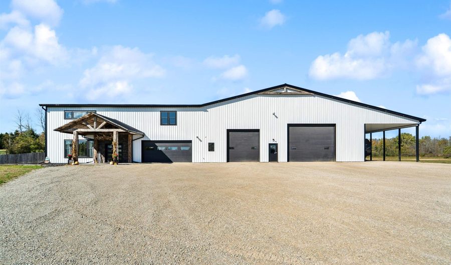 5304 SAMPSON Rd, Abrams, WI 54101 - 3 Beds, 4 Bath