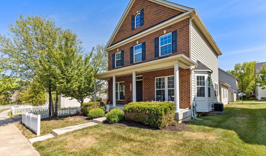 13708 PORT COMMERCE Ct, Accokeek, MD 20607 - 3 Beds, 4 Bath