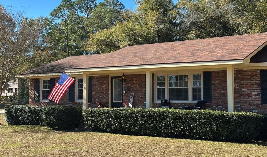 1014 Morningside Dr, Bainbridge, GA 39819 - 3 Beds, 4 Bath