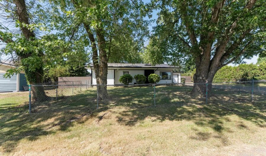 10473 Mill Creek Rd SE, Aumsville, OR 97325 - 3 Beds, 1 Bath