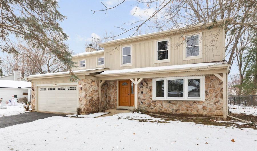820 Red Coach Ln, Algonquin, IL 60102 - 4 Beds, 3 Bath