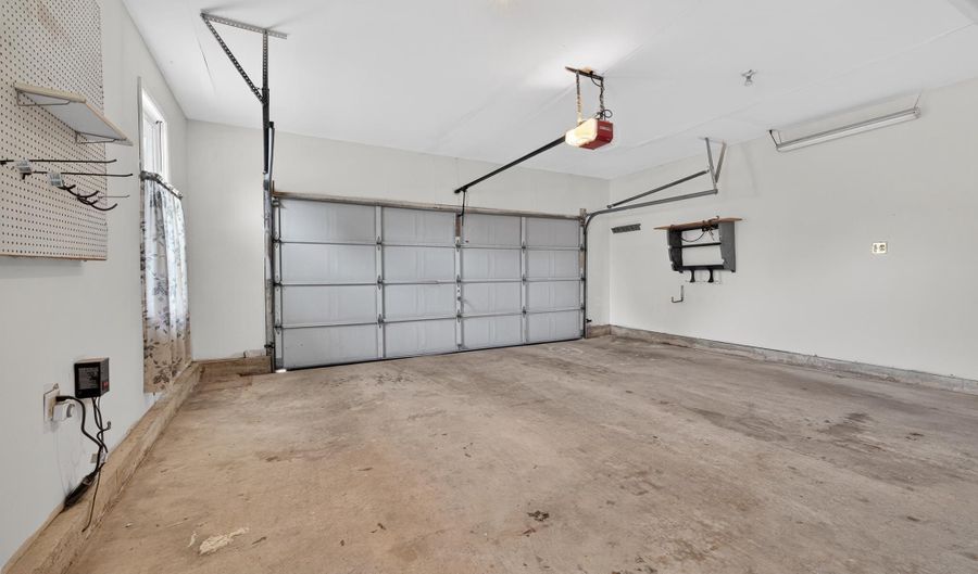 9 EATON Pl, Bear, DE 19701 - 4 Beds, 3 Bath