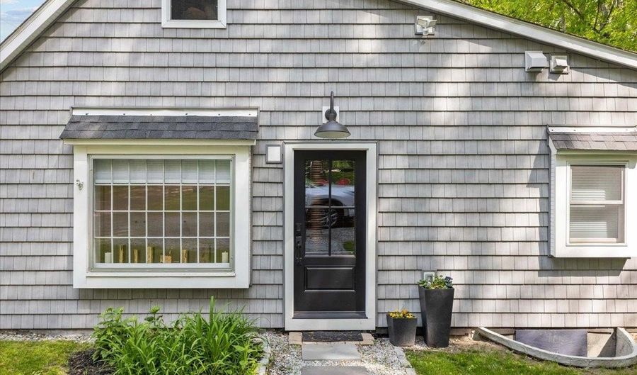 3122 North Ave, Burlington, VT 05408 - 2 Beds, 2 Bath