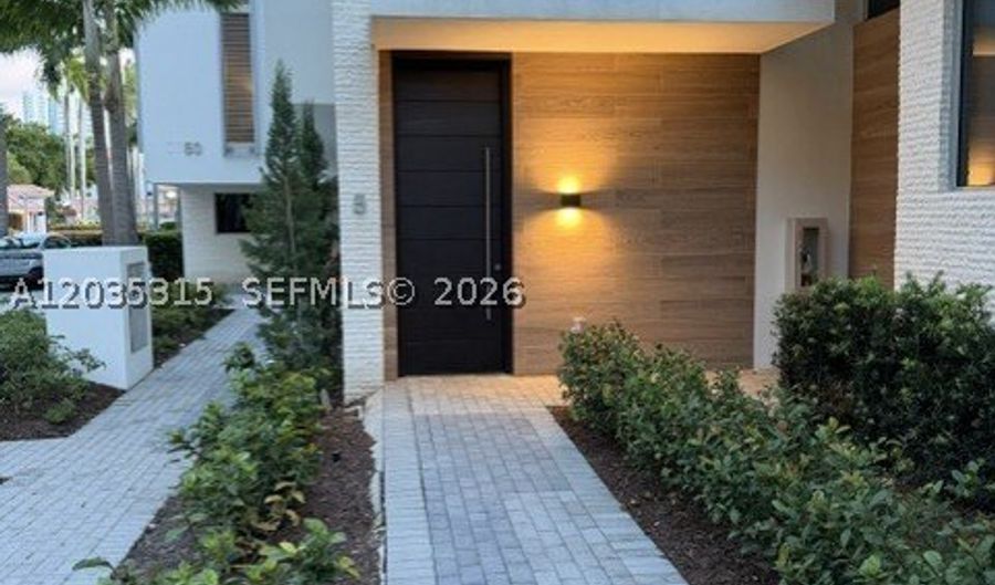 3750 Yacht Club Dr TH5, Aventura, FL 33180 - 4 Beds, 5 Bath