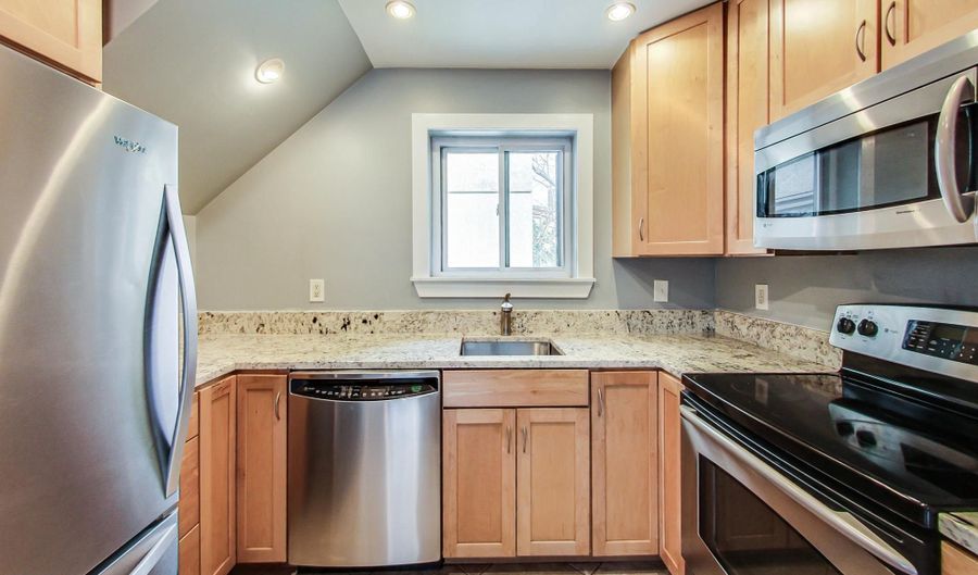 8923 BATTERY Pl 24, Bethesda, MD 20814 - 1 Beds, 1 Bath