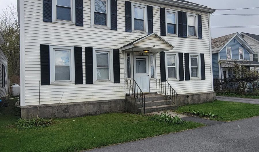 205 County St, Bennington, VT 05201 - 5 Beds, 2 Bath