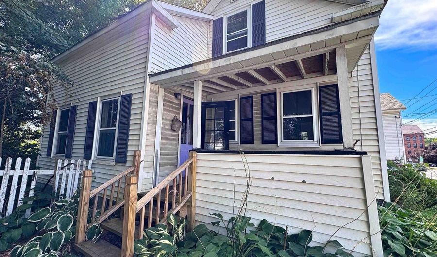 109 County St, Bennington, VT 05201 - 4 Beds, 1 Bath