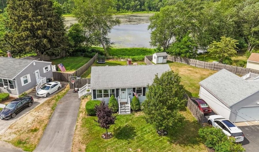 17 Linwood Dr, Coventry, RI 02816 - 3 Beds, 1 Bath