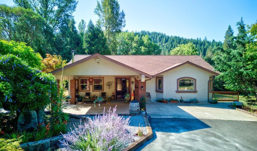 913 Starveout Creek Rd, Azalea, OR 97410 - 4 Beds, 3 Bath