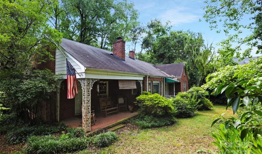1400 Briar Creek Rd, Charlotte, NC 28205 - 3 Beds, 2 Bath