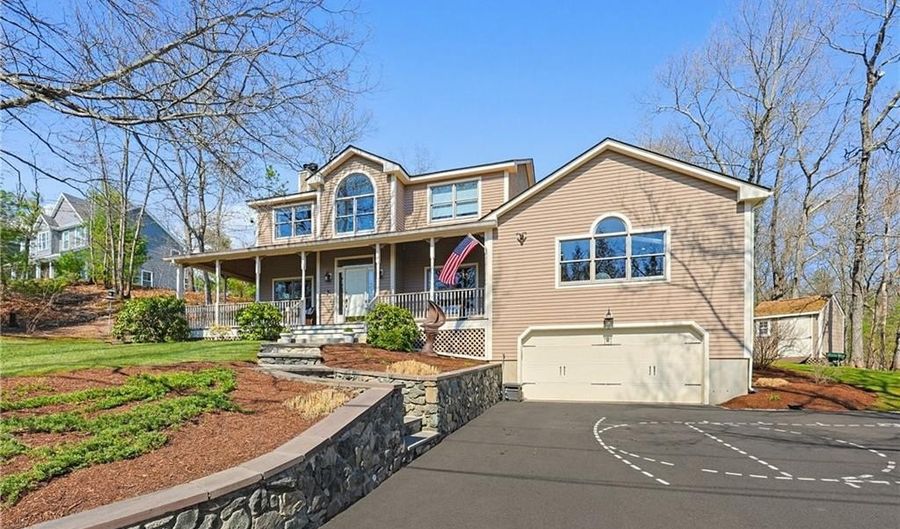 54 Paine Rd, Cumberland, RI 02864 - 3 Beds, 3 Bath