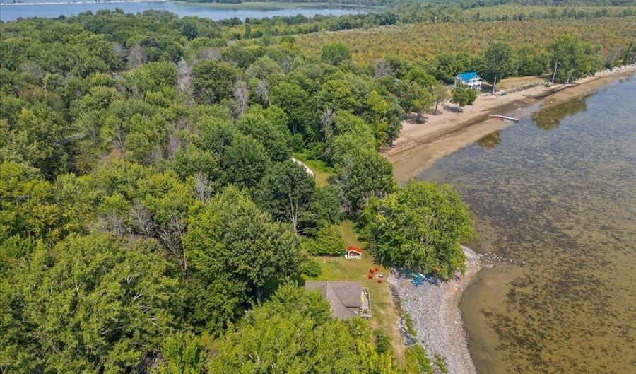 1299 Windmill Pt, Alburgh, VT 05440 - 4 Beds, 3 Bath