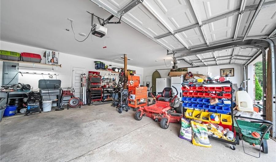 723 Canterbury Dr, Alma, AR 72921 - 4 Beds, 3 Bath