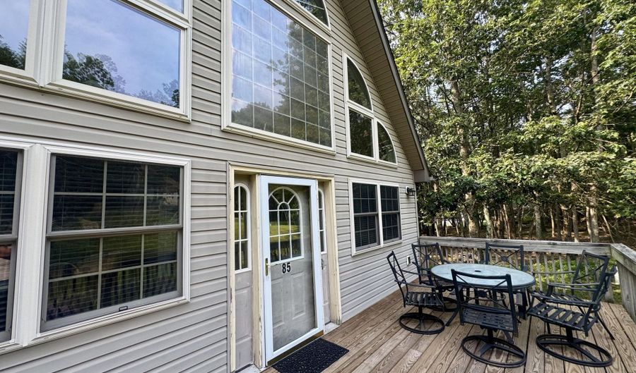 85 Shawnee Trl, Albrightsville, PA 18210 - 4 Beds, 2 Bath