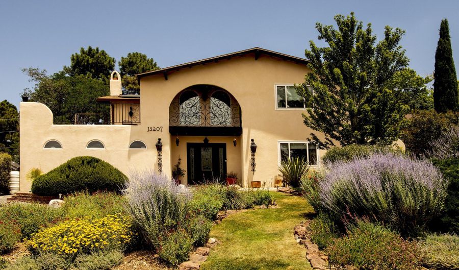 13207 Pinehurst Ave NE, Albuquerque, NM 87111 - 4 Beds, 3 Bath