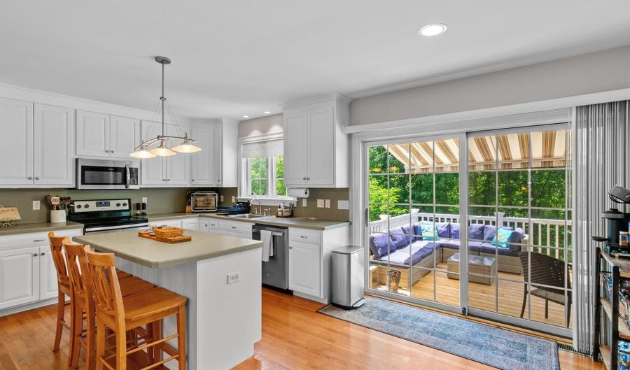 9 Summer Wind, Cromwell, CT 06416 - 5 Beds, 3 Bath