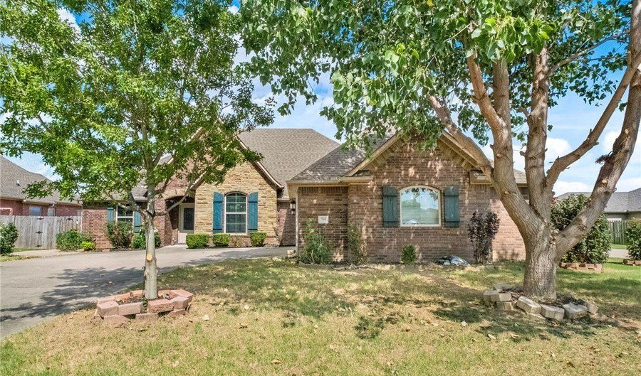 709 SW Barn Valley Rd, Bentonville, AR 72712 - 4 Beds, 3 Bath