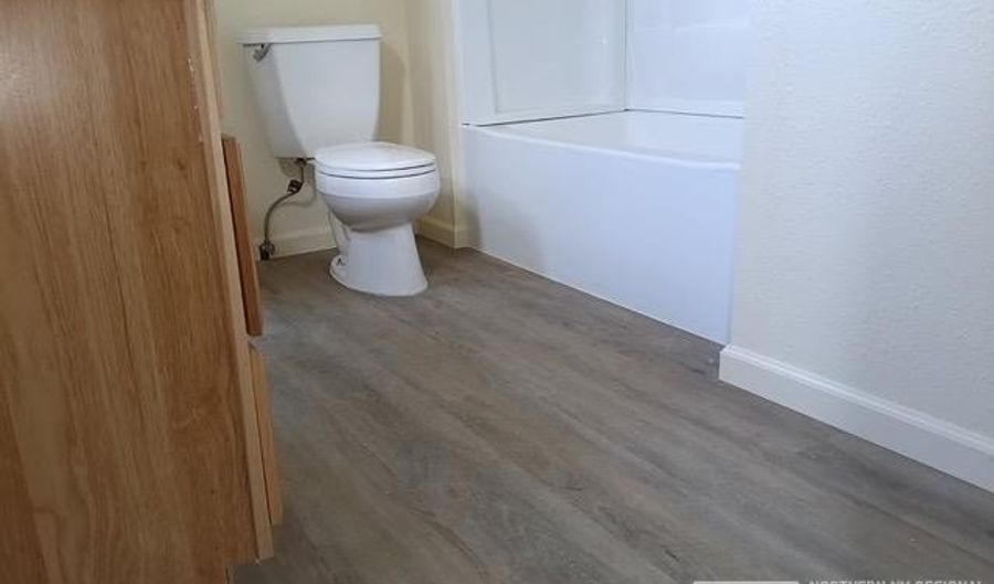 574 D, Hawthorne, NV 89415 - 5 Beds, 2 Bath