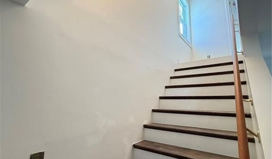 25 Whispering Pnes, Cumberland, RI 02864 - 3 Beds, 2 Bath