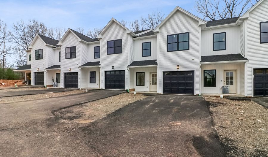 370 Emmett St 4-4, Bristol, CT 06010 - 3 Beds, 3 Bath